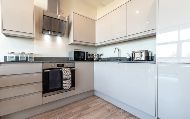 OnPoint -SUPER 1 Bedroom Apt Slough