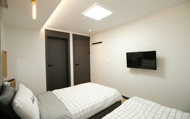 Heima Guesthouse Hongdae