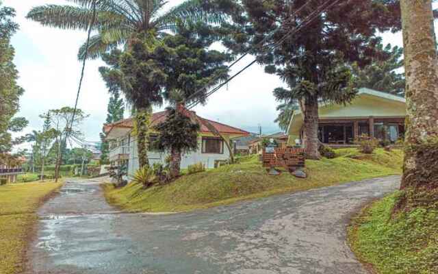 Oyo 2307 Wisma Laguna Village