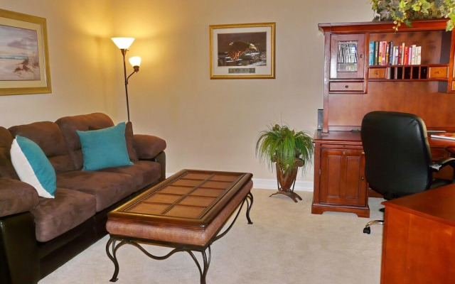 1252 Rialto Way, Unit 201