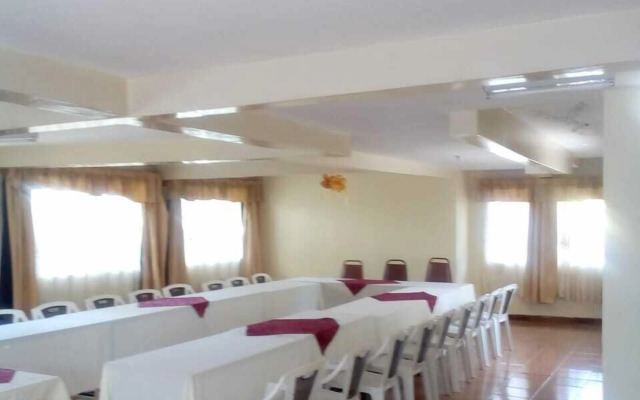 Racecourse Inn Hotel