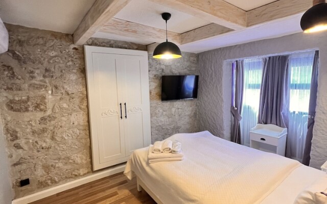 Selavi Hotel