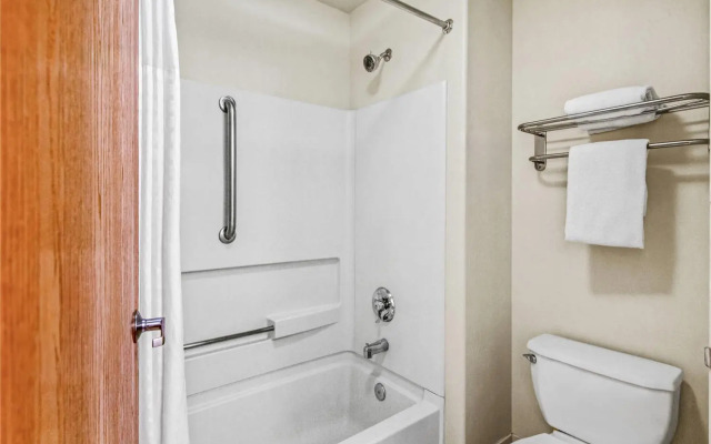 Quality Inn & Suites Vail Valley