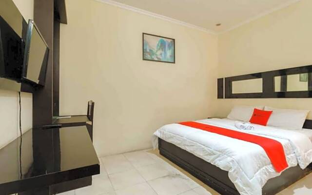 RedDoorz @ Dwipa Wisata Hotel