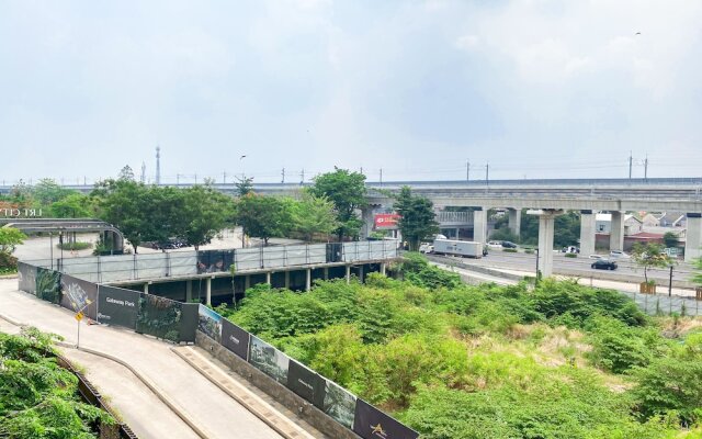 Modern Studio at LRT City Jatibening Apartment