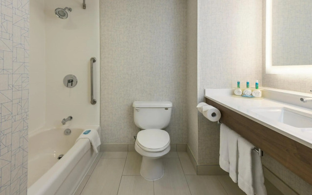 Holiday Inn Express & Suites North Bay by IHG