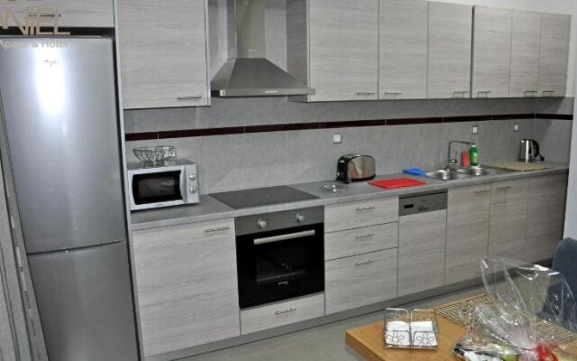 Daniel Apartments & Suites