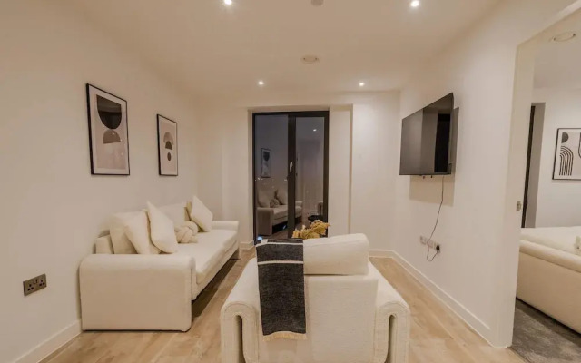 Bianco Suite 2BR With City Views