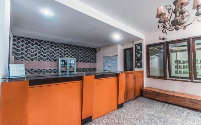 OYO Life 1437 W Residence