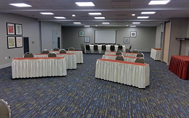 Holiday Inn Express Hotel & Suites Tracy by IHG