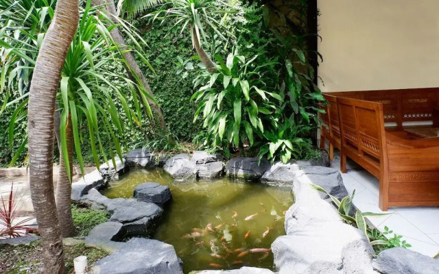 OYO 693 Hotel Safara