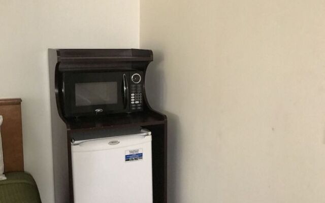 Colonial Inn Dyersville