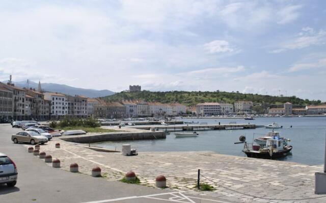 Apartments Larma