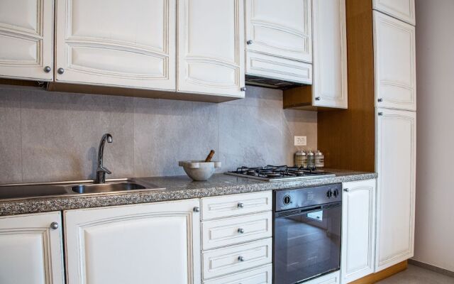 2-bed Apt With Stunning Lake Como Views & Terrace