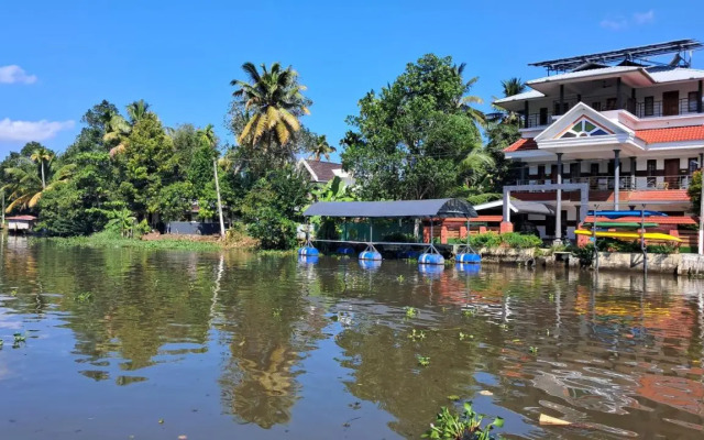 Mango Kerala Houseboats