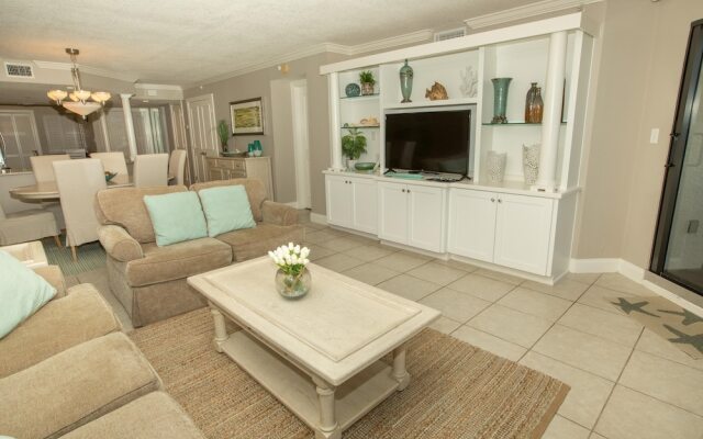 Inlet Reef 403 2 Bedroom Condo by RedAwning