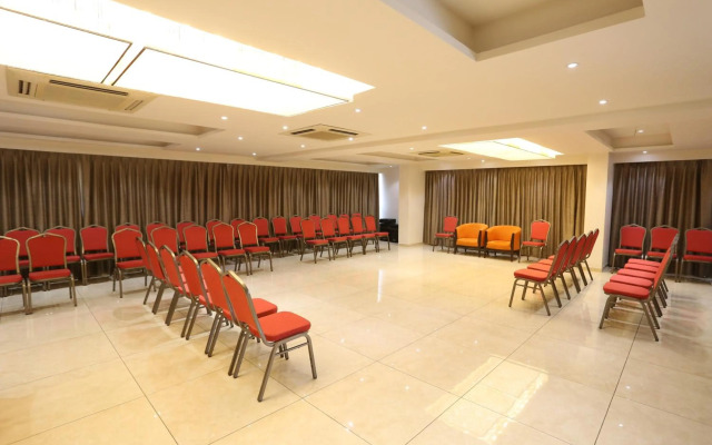 OYO Premium Vastrapur Lake