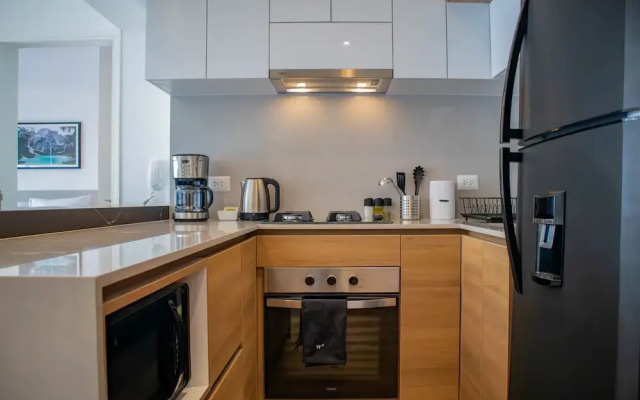 Majestic 2BR With Modern Pool in Miraflores