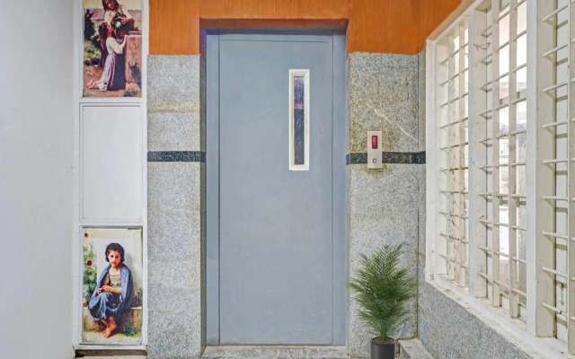 Capital O 93138 Rayan Plaza
