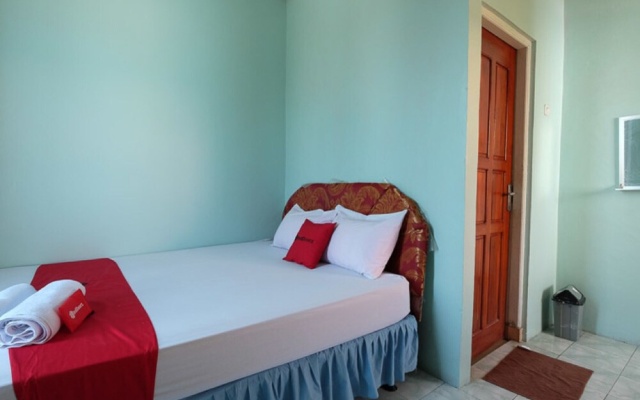 Winslow Hotel by RedDoorz – Guest Rooms – Kupang