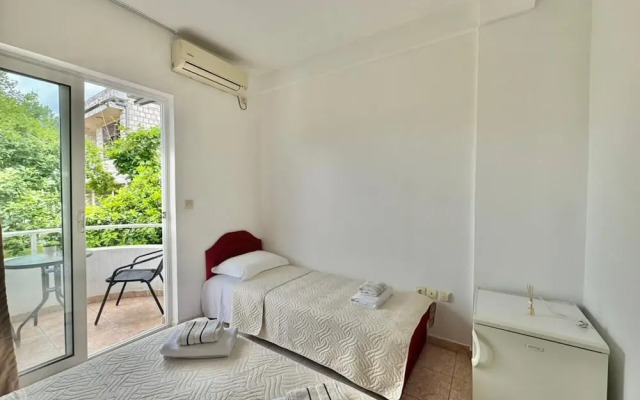 B&M Holiday Rooms