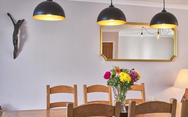 Beautiful, Spacious 4-bed House in Brixham