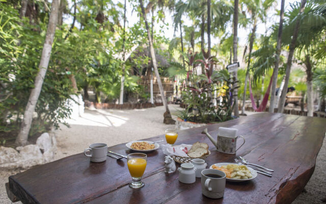 Maya Cabanas & Cenote Tulum
