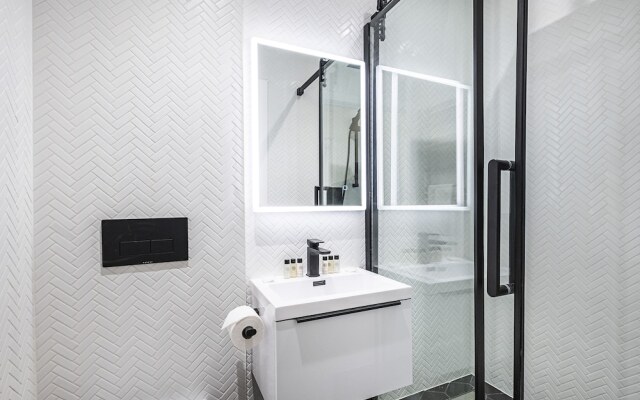 Leonard Street Apartment by Flexystays