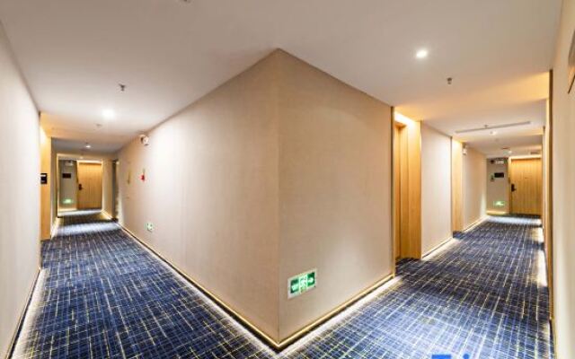 Meri Hotel (Taoyuan Subway Station)