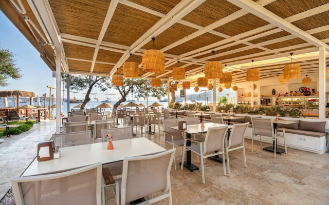 Daphnis Hotel