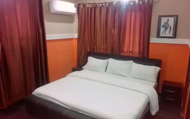 House Eleven Hotels and Apartments