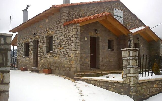 Oreini Nafpaktia Houses