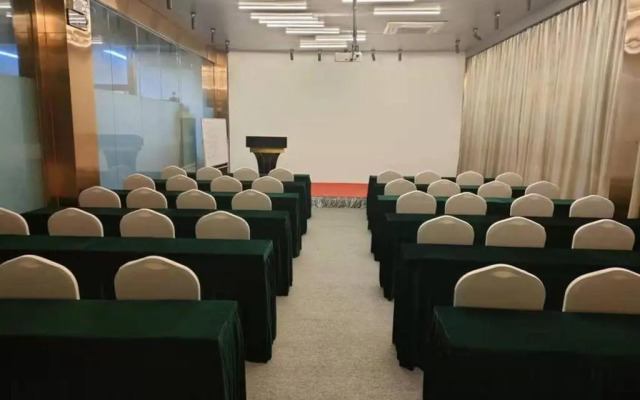 Lavande Hotel (Shenzhen Airport, Fuyong Metro Station)