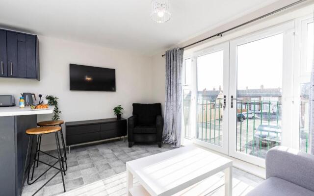 Avery House 1 - One Bedroom with Outdoor Terrace