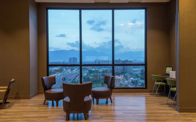 Hampton by Hilton Bogota Airport