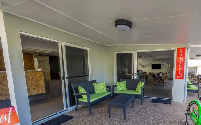 Mackay Oceanside Central Hotel