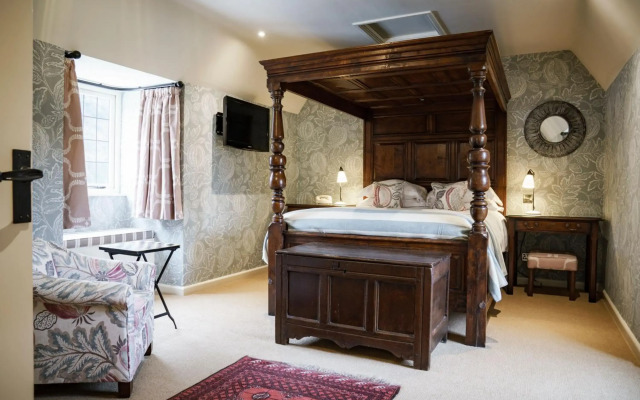 Bear of Rodborough Hotel