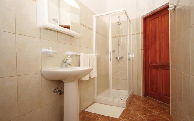 Beautiful Home in Butkovici With Wifi and 2 Bedrooms