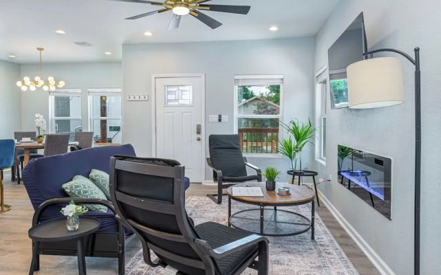 Heaven-sent Convenient 4br/ 3BA Near Downtown