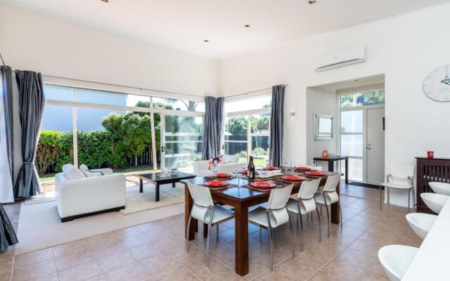 Magnifique - Mangawhai Holiday Home