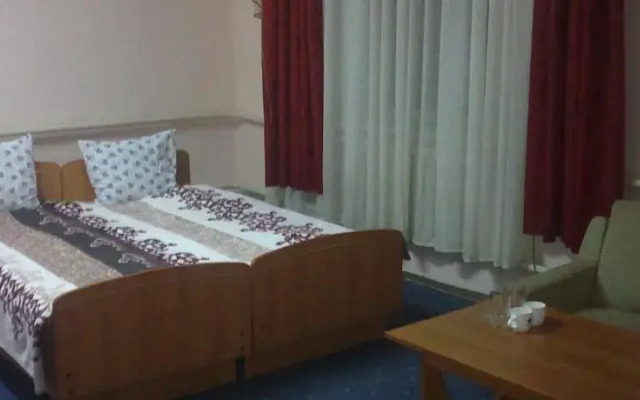 Dostuk Hotel