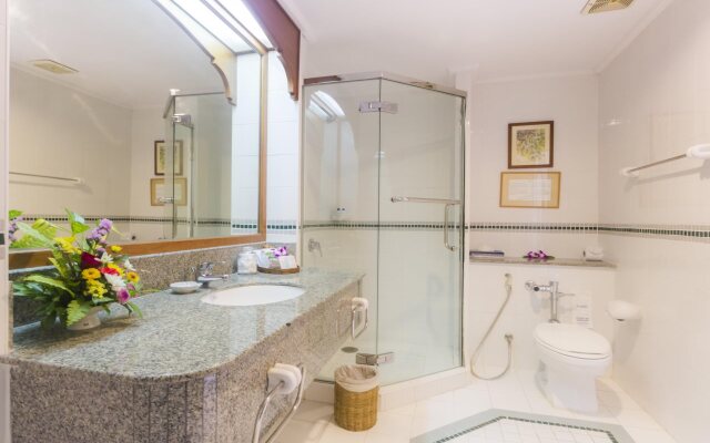 Amora Beach Resort Phuket