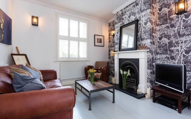 Veeve - Modern Cottage