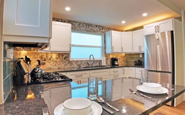 Siesta Heron Suites & Villas