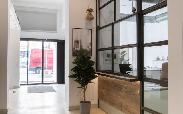 Schoenhouse Avenue by Limehome