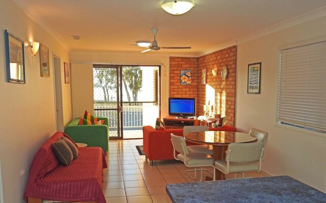 Immaculate First Floor Waterfront Unit Welsby Pde, Bongaree