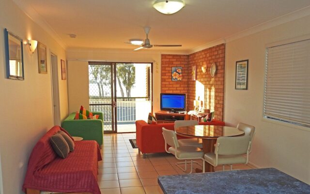 Immaculate First Floor Waterfront Unit - Welsby Pde, Bongaree