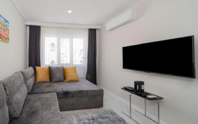 Lovely and Central Flat Near Beach in Antalya