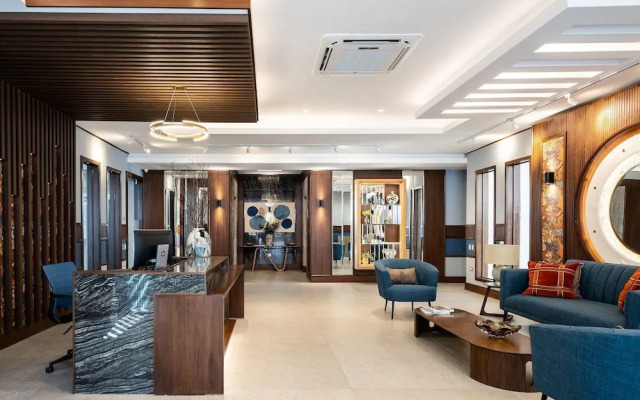 Shalom Residences By YellowKey