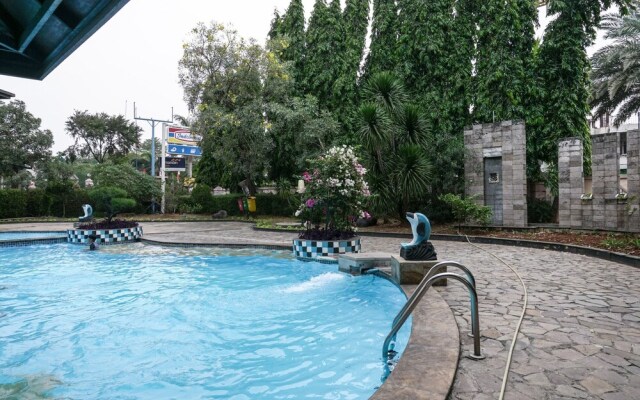 Spacious and Comfortable 2BR Puri Garden Apartment